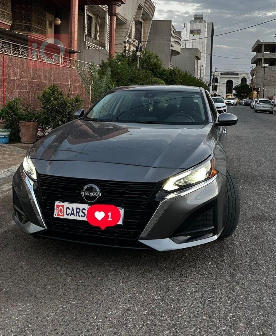 نيسان ألتيما